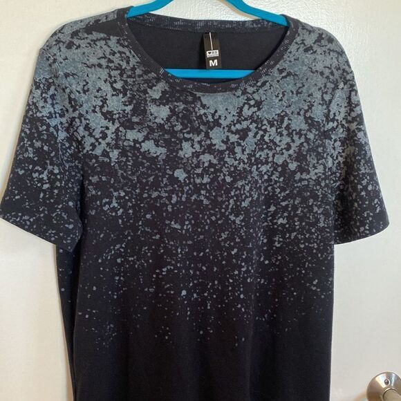 R8 activewear open back Reflective Workout Shirt- size Medium - Picture 2 of 9